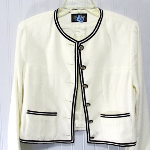 Ivory Cropped Jacket with Black Accents, Chanel-style, Size 8 - Picture 7 of 11